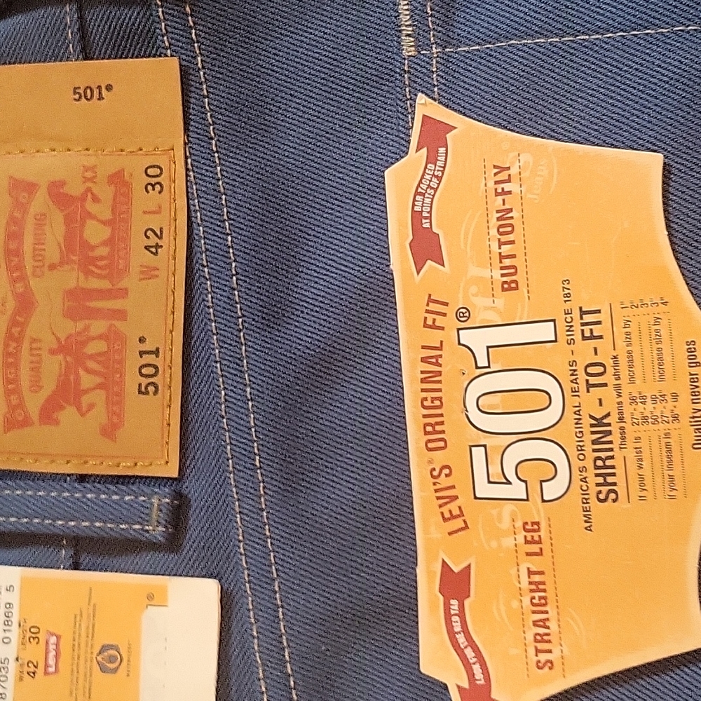 Levis - Picture 2 of 4